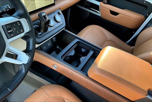 Used 2024 Land Rover Defender 110 SE AWD/4WD image 18