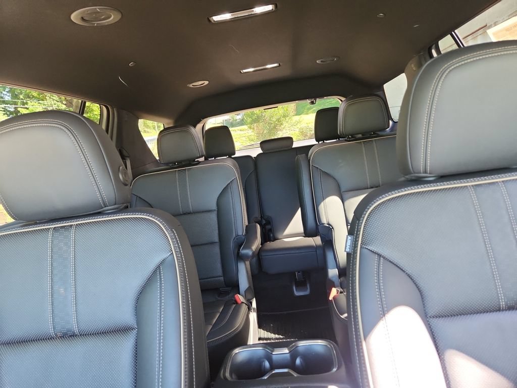 Used 2025 Chevrolet Traverse High Country w/ LPO, Floor Liner Package AWD/4WD image 34
