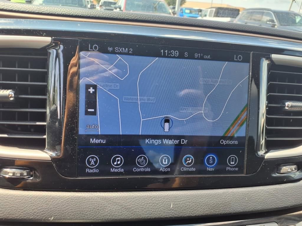 Used 2017 Chrysler Pacifica Touring-L image 16