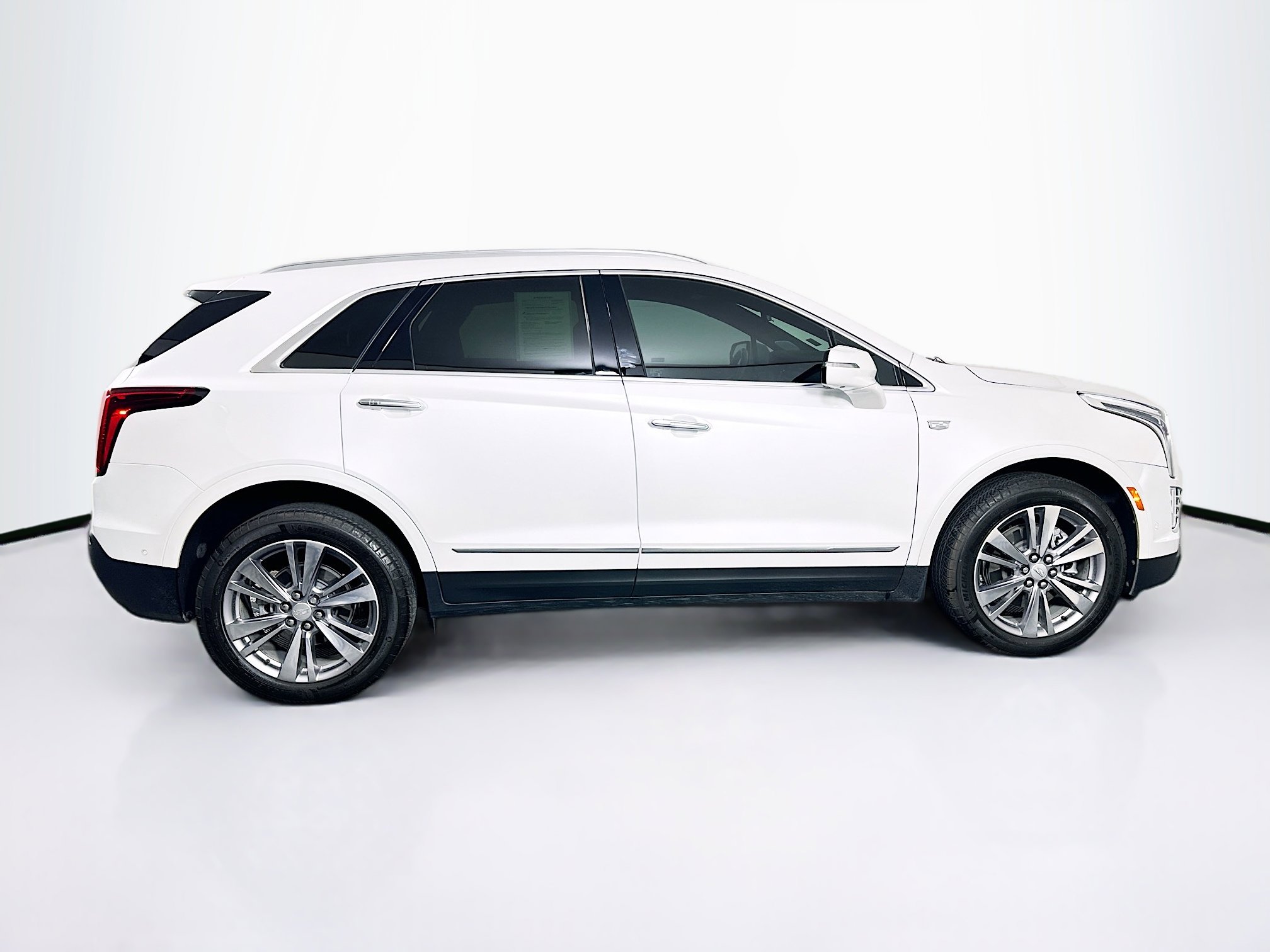 Used 2024 Cadillac XT5 Premium Luxury w/ Technology Package FWD image 10