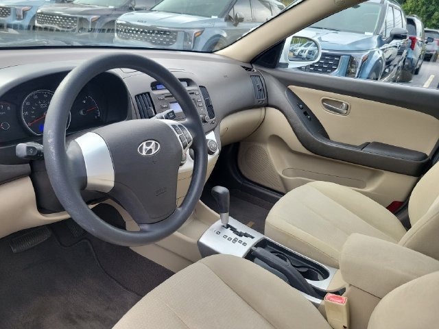 Used 2009 Hyundai Elantra GLS FWD image 11