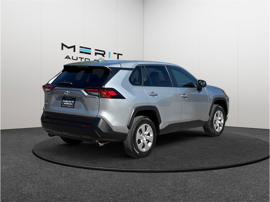 Used 2023 Toyota RAV4 LE image 9