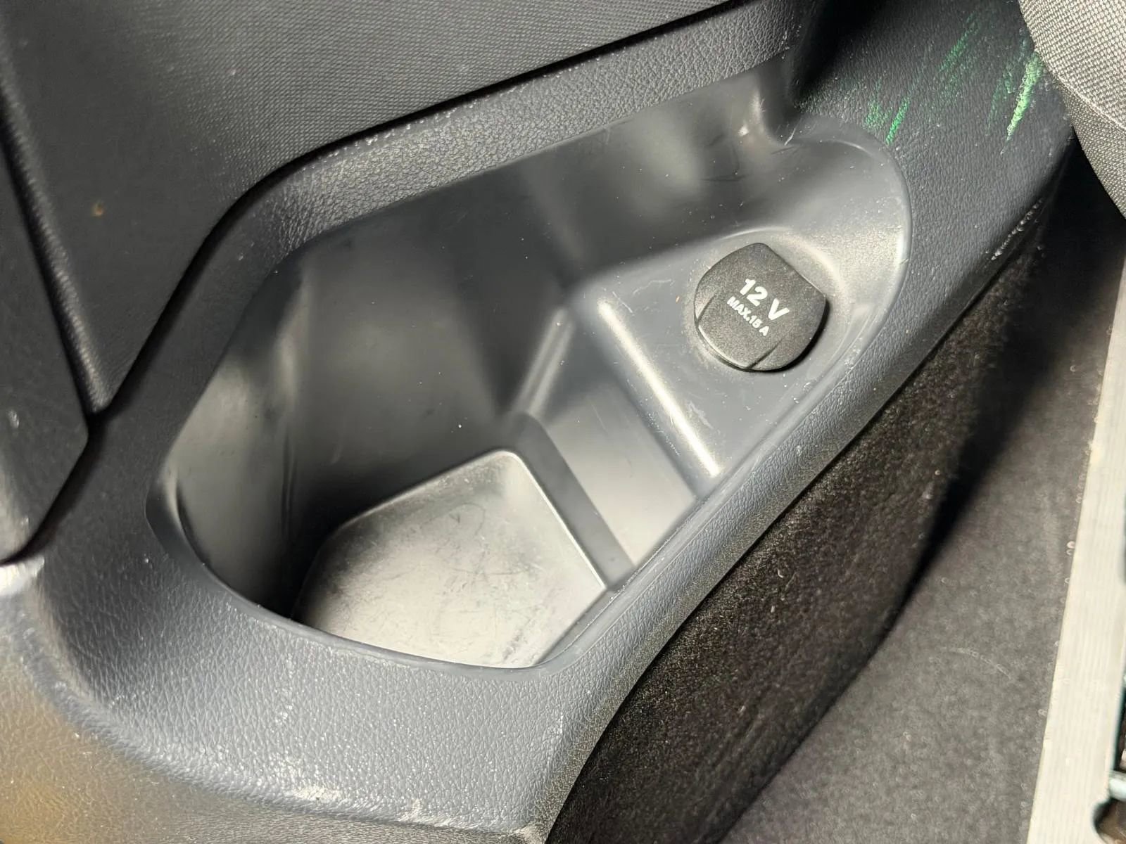 Used 2016 Mercedes-Benz Metris Passenger w/ Driver Efficiency Package image 17