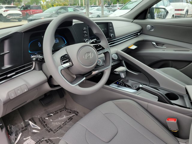 New 2026 Hyundai Elantra SE FWD image 9
