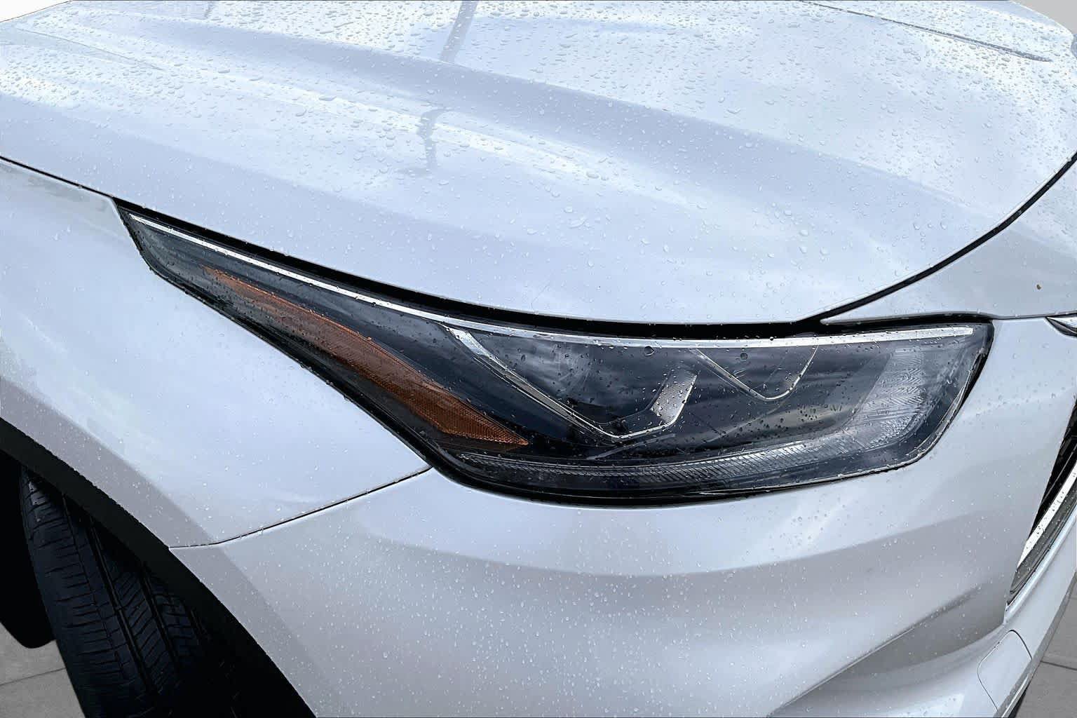 Used 2023 Toyota Highlander Platinum FWD image 28
