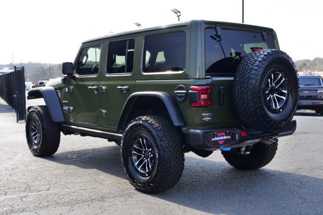 Used 2024 Jeep Wrangler Unlimited Sahara w/ Technology Group image 20