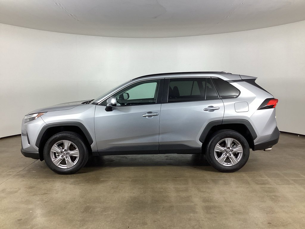 Used 2025 Toyota RAV4 XLE AWD/4WD image 8