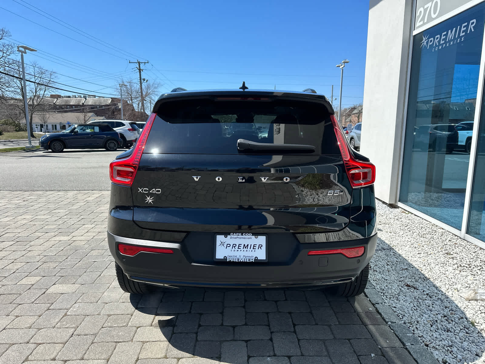 Used 2023 Volvo XC40 B5 Plus w/ Driver Assist Package image 24