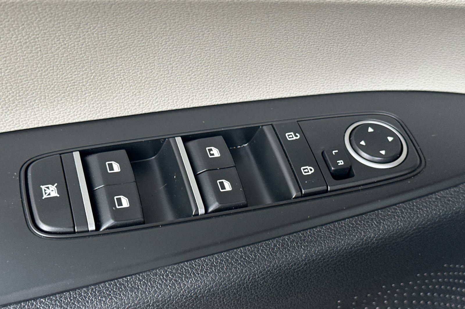 Used 2023 Kia Forte LXS w/ LXS Technology Package image 12