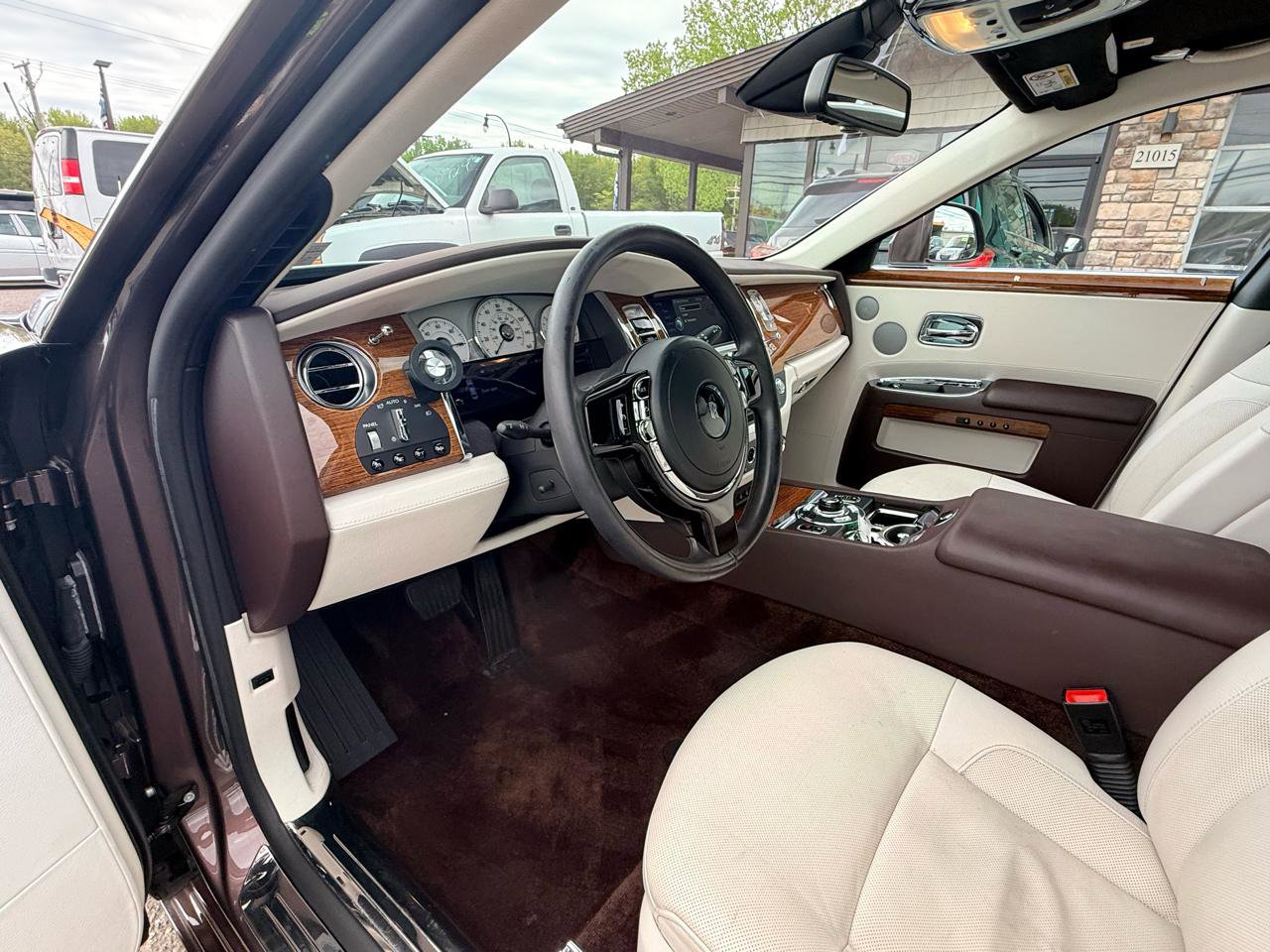 Used 2012 Rolls-Royce Ghost RWD image 27