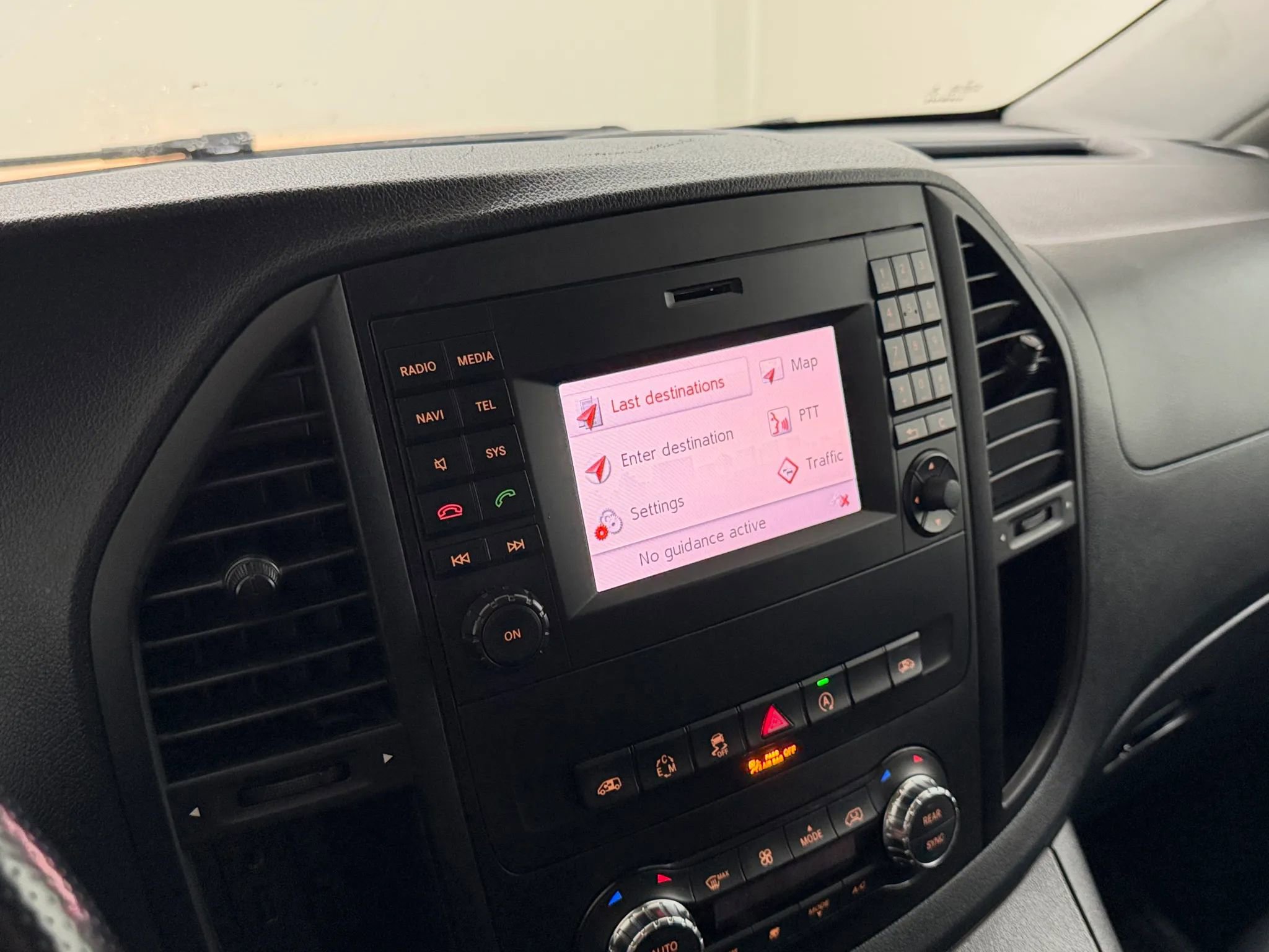 Used 2016 Mercedes-Benz Metris Passenger image 27