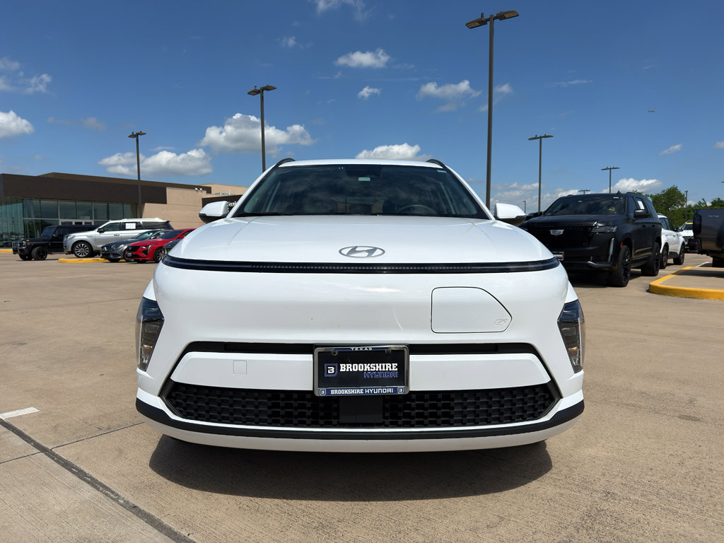 Used 2024 Hyundai Kona SEL FWD image 2