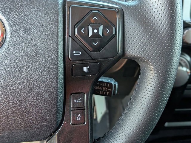 Used 2020 Toyota 4Runner 4WD image 17