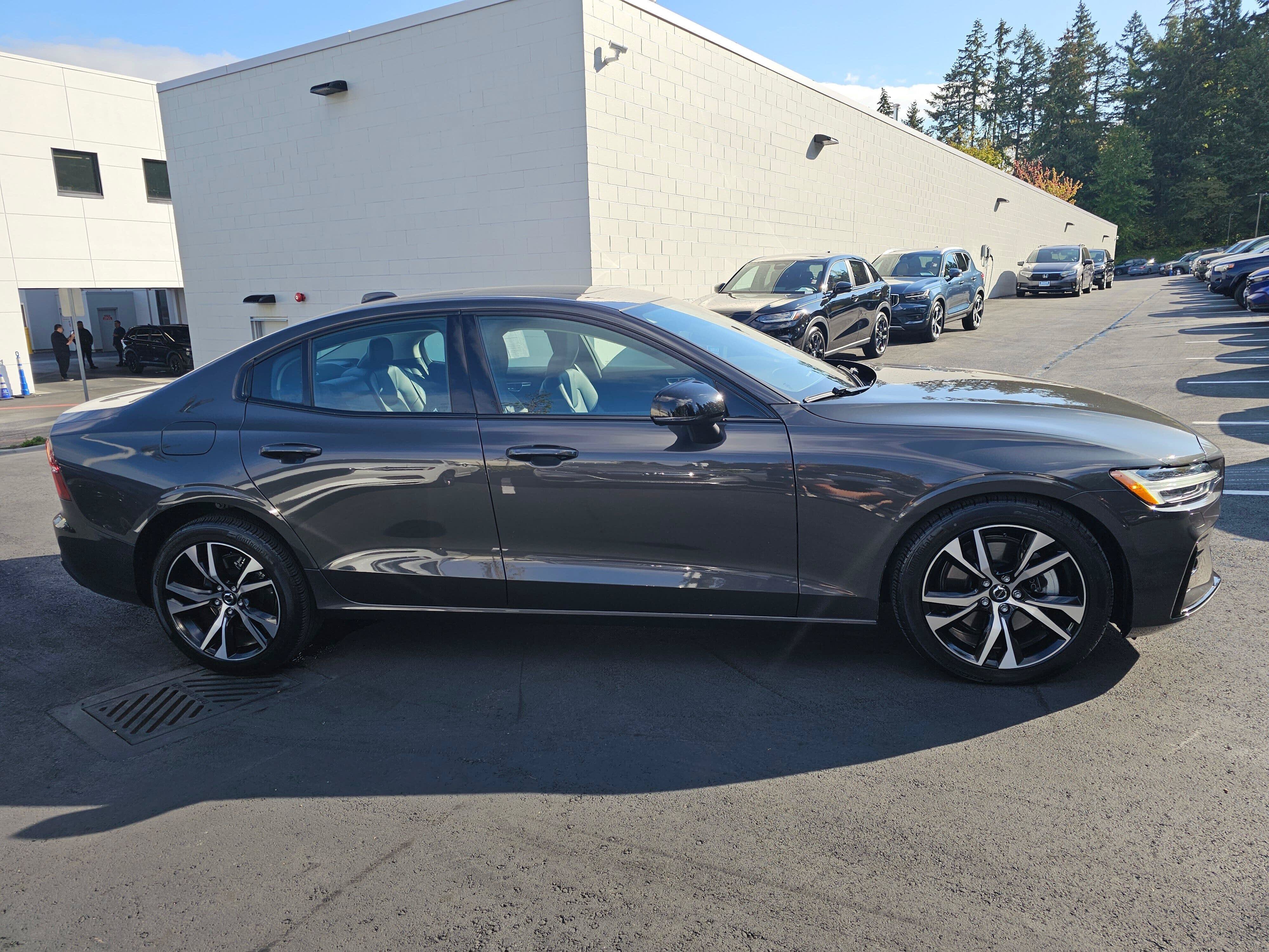 Used 2025 Volvo S60 B5 Core AWD/4WD image 8