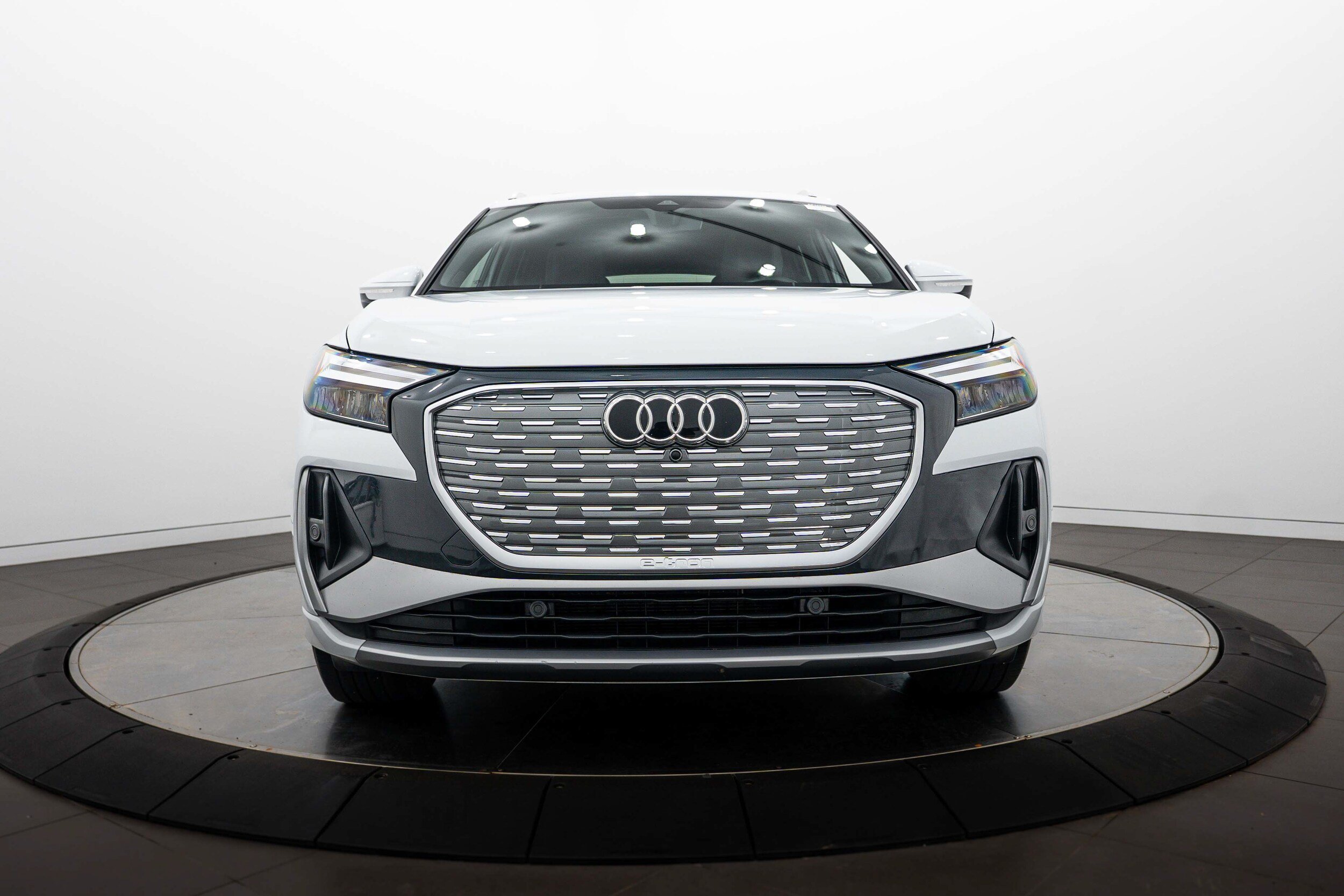 Certified 2023 Audi Q4 e-tron Premium Plus w/ Premium Plus AWD/4WD image 21