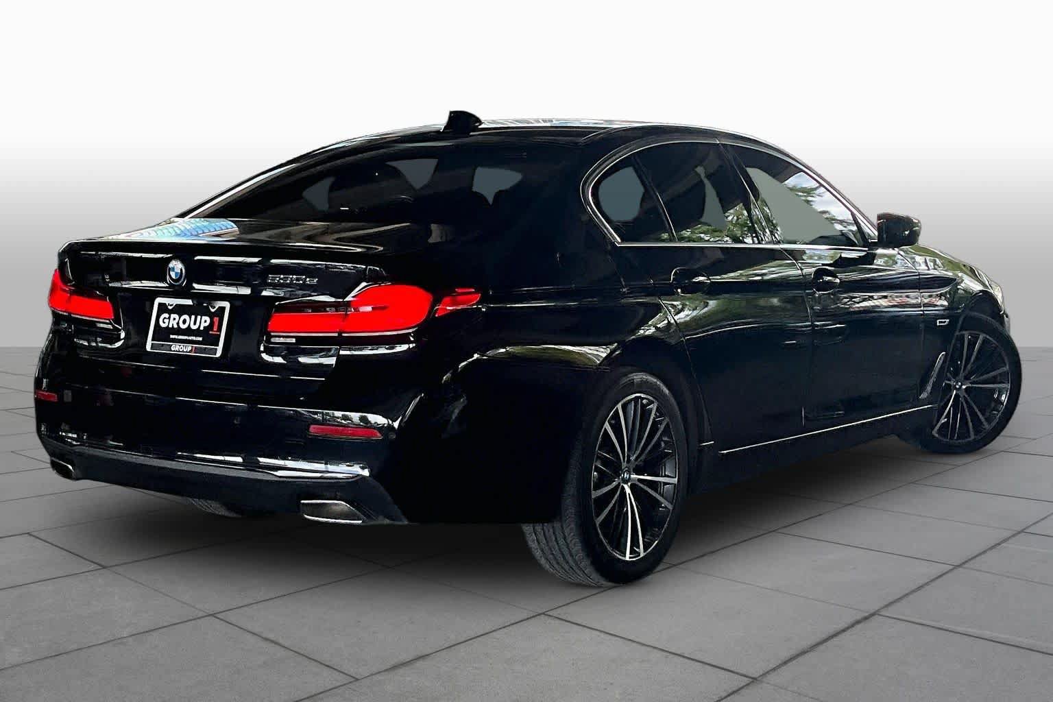 Used 2023 BMW 530e w/ Convenience Package RWD image 11