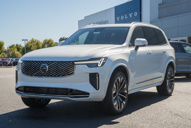 New 2027 Volvo XC90 B6 Plus AWD/4WD image 3