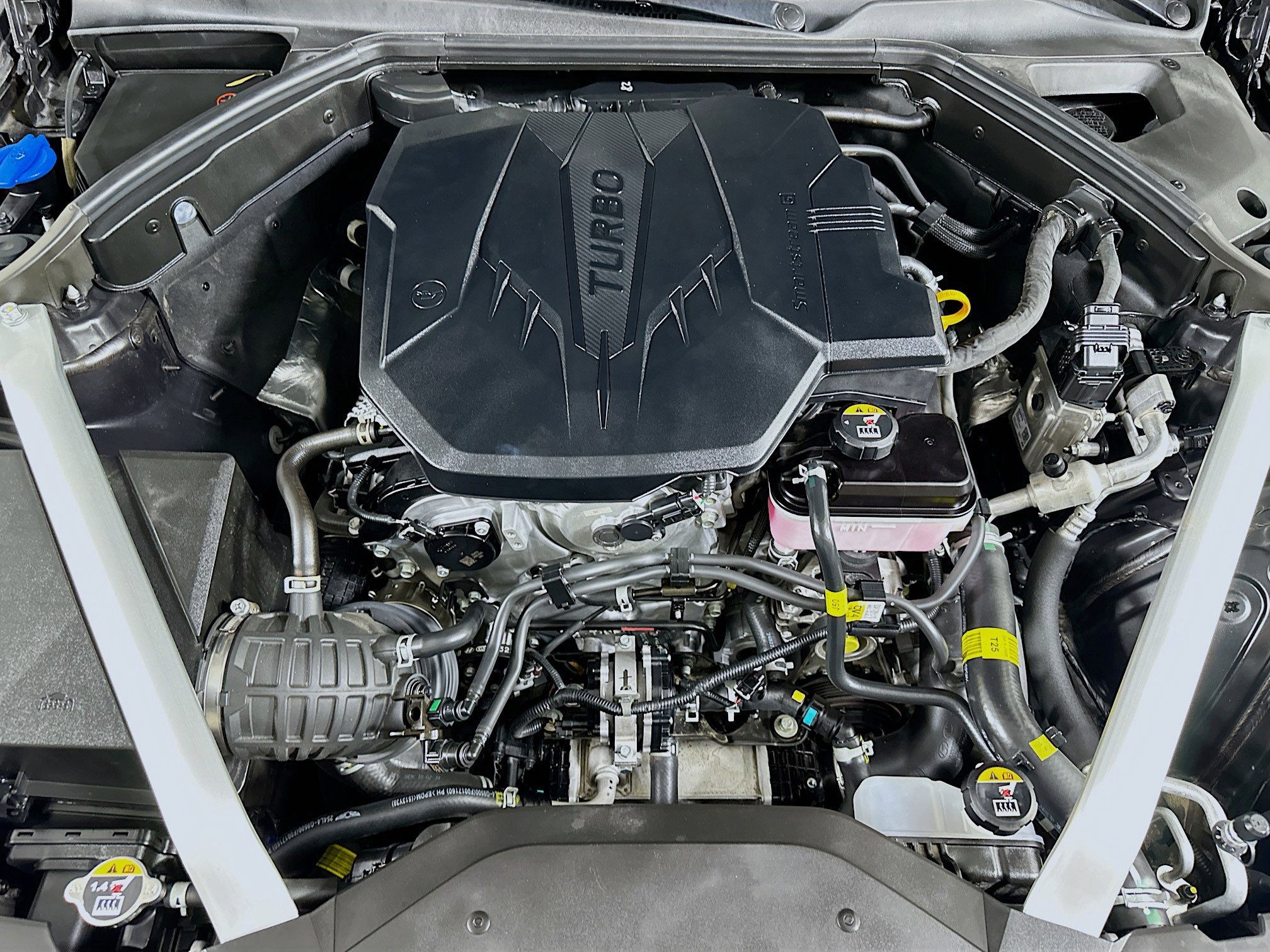 Used 2025 Genesis G70 2.5T image 31