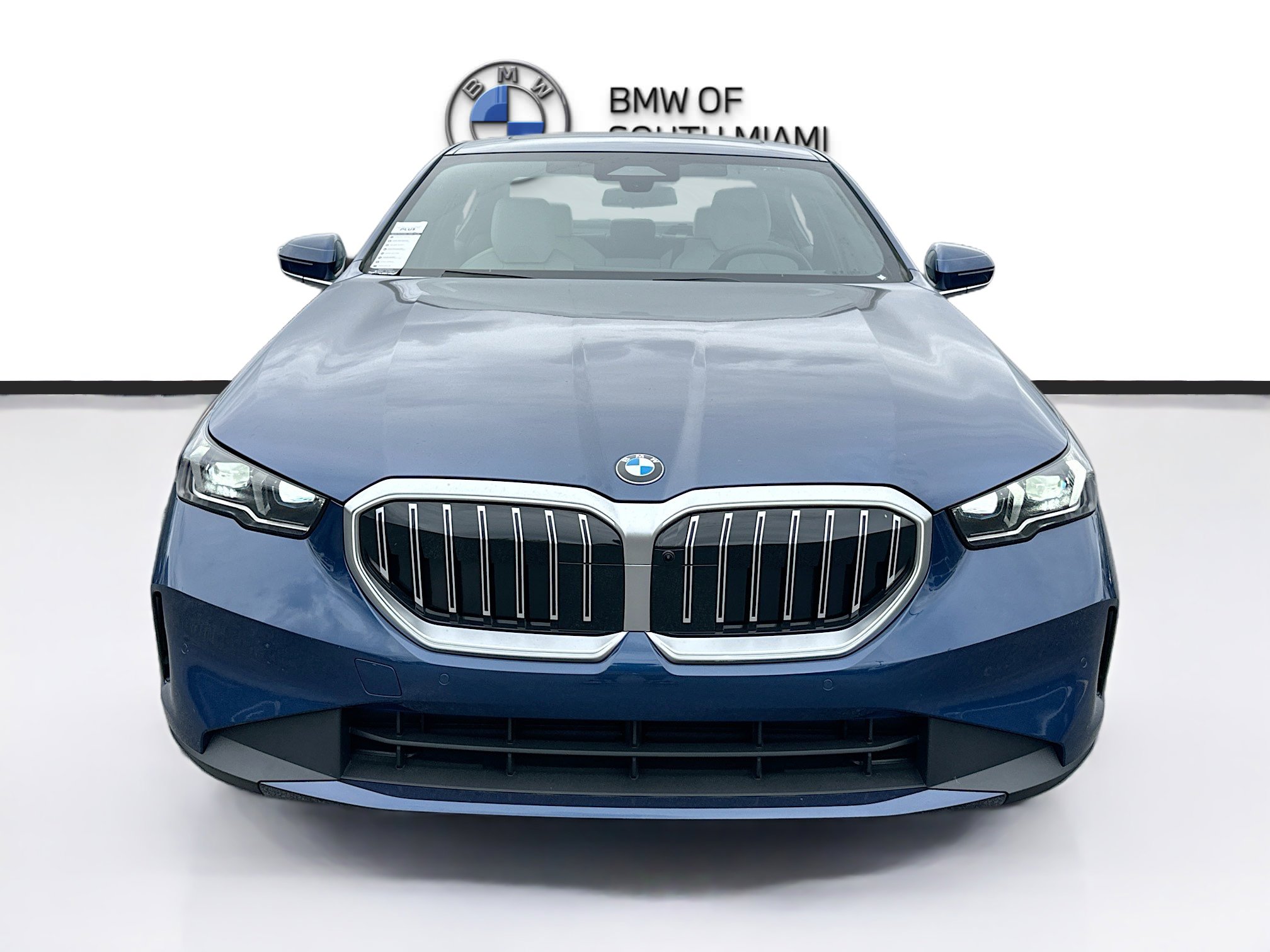 New 2026 BMW 530i w/ Convenience Package image 2