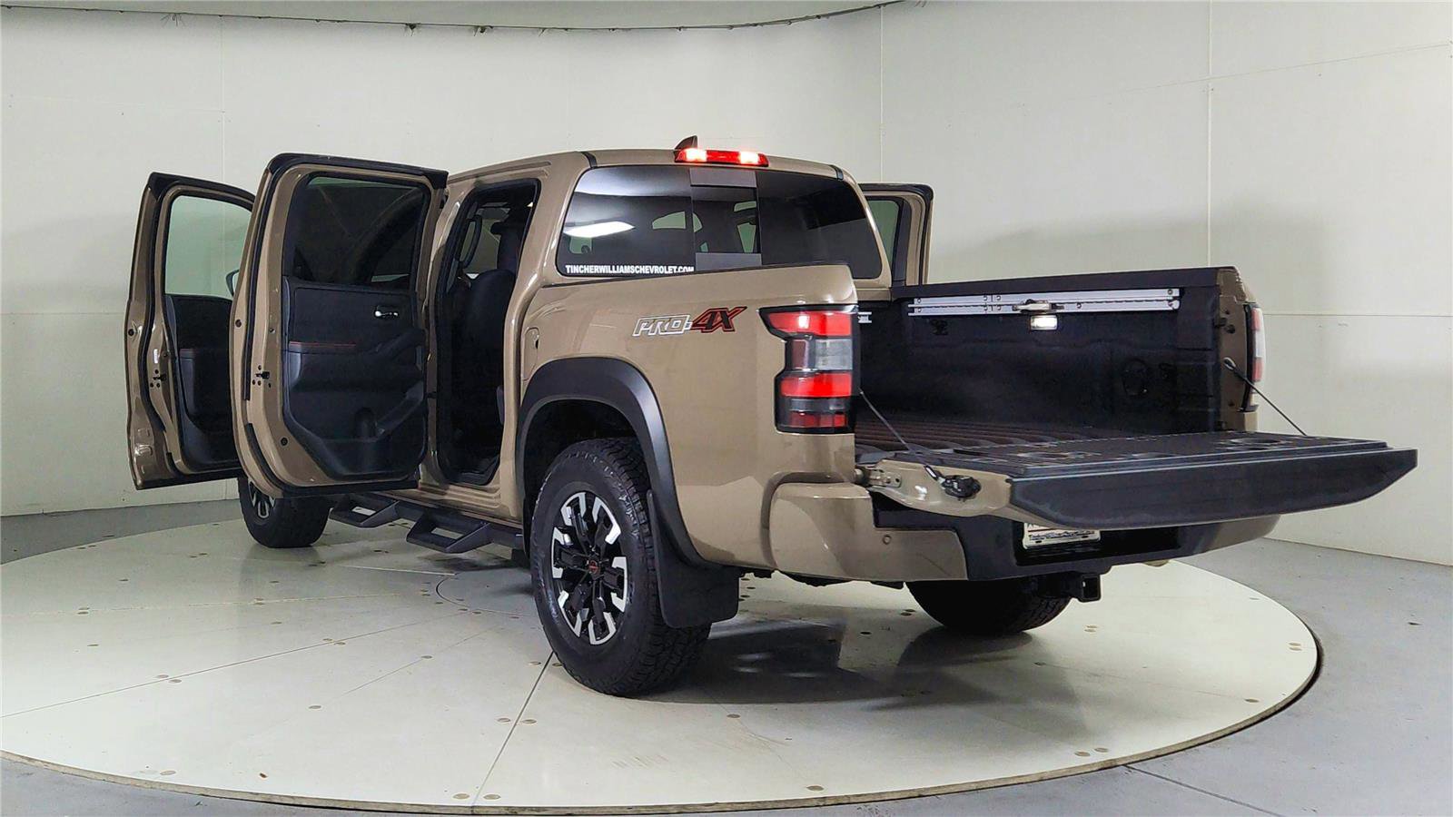 Used 2023 Nissan Frontier PRO-4X w/ Pro Convenience Package image 11