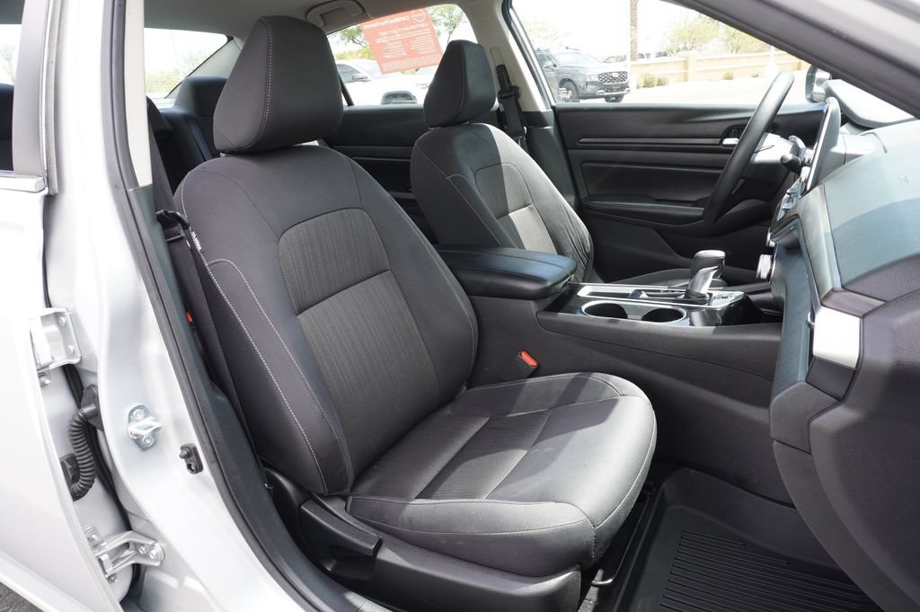 Certified 2024 Nissan Altima 2.5 SV FWD image 12