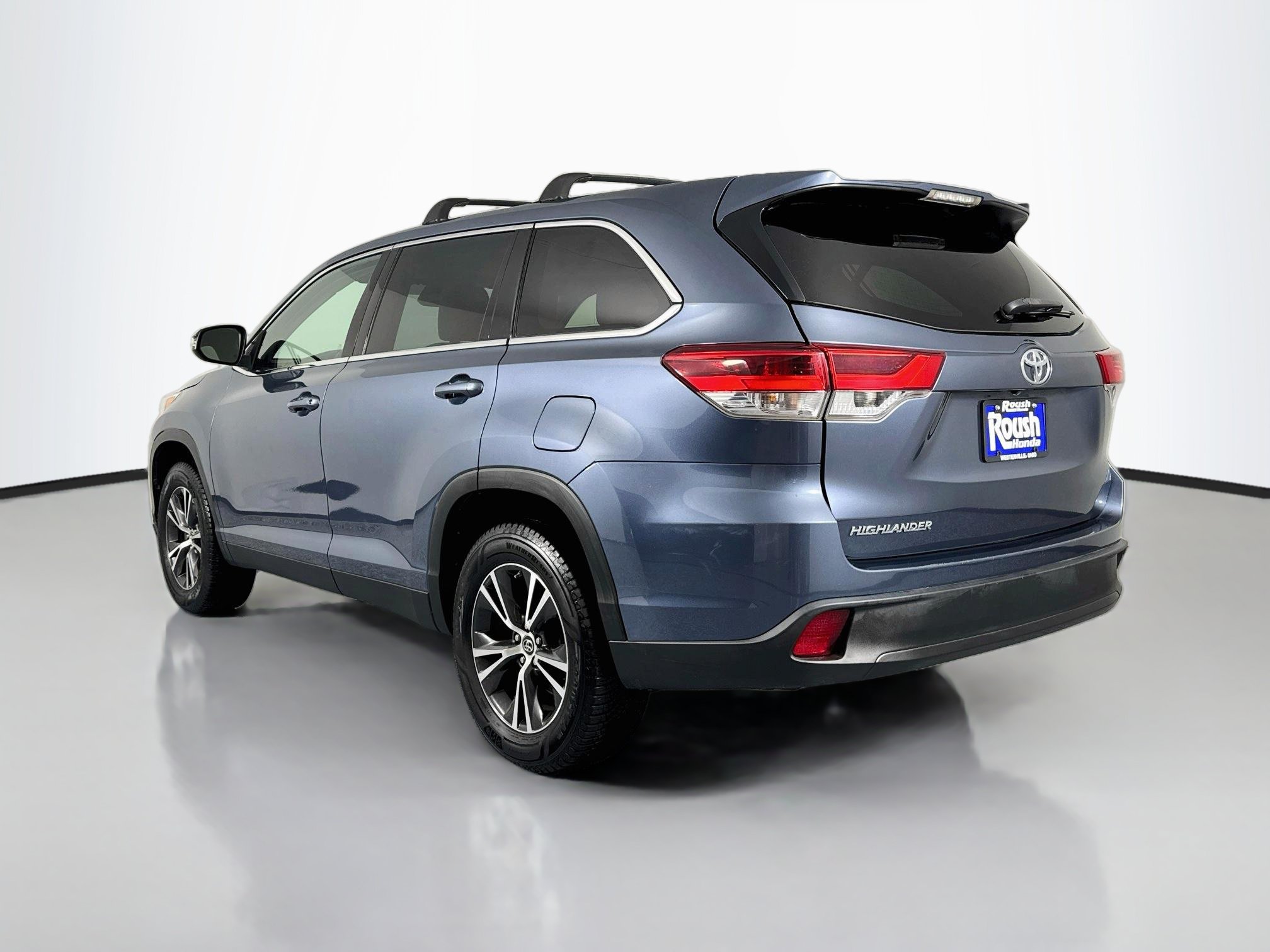 Used 2019 Toyota Highlander LE FWD image 7