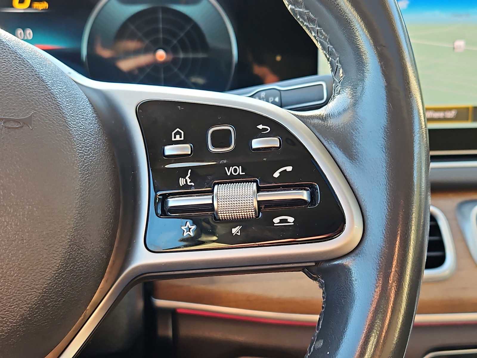 Used 2020 Mercedes-Benz GLE 450 4MATIC w/ Premium Package image 31