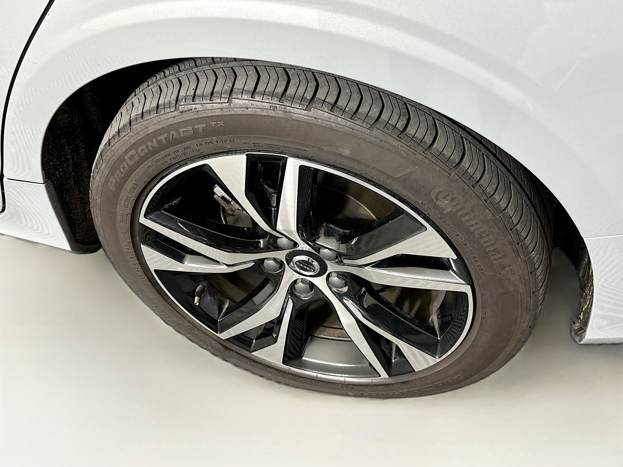 Used 2025 Volvo S60 B5 Plus image 11