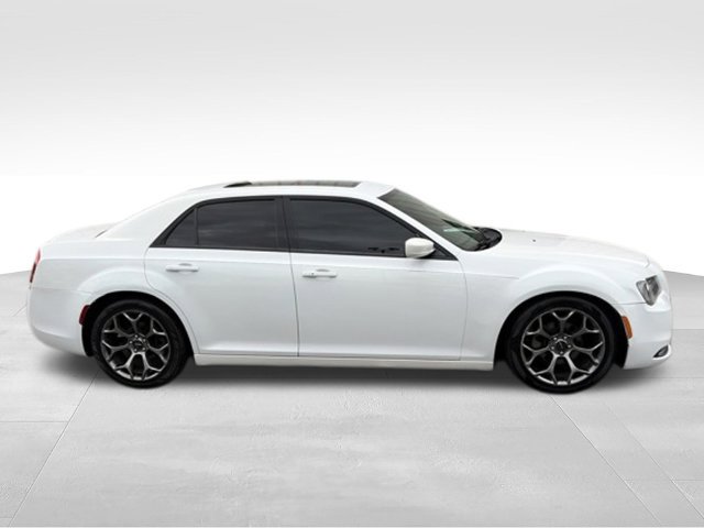 Used 2015 Chrysler 300 S RWD image 29