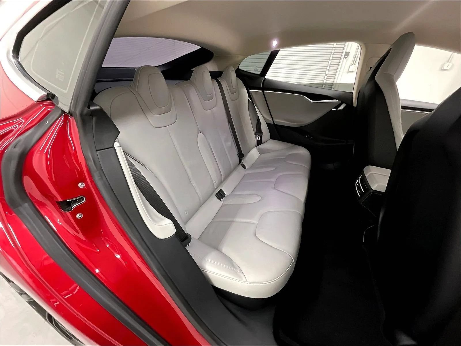 Used 2014 Tesla Model S 85 RWD image 15