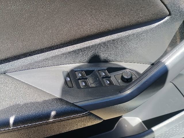Used 2024 Volkswagen Jetta SE FWD image 22