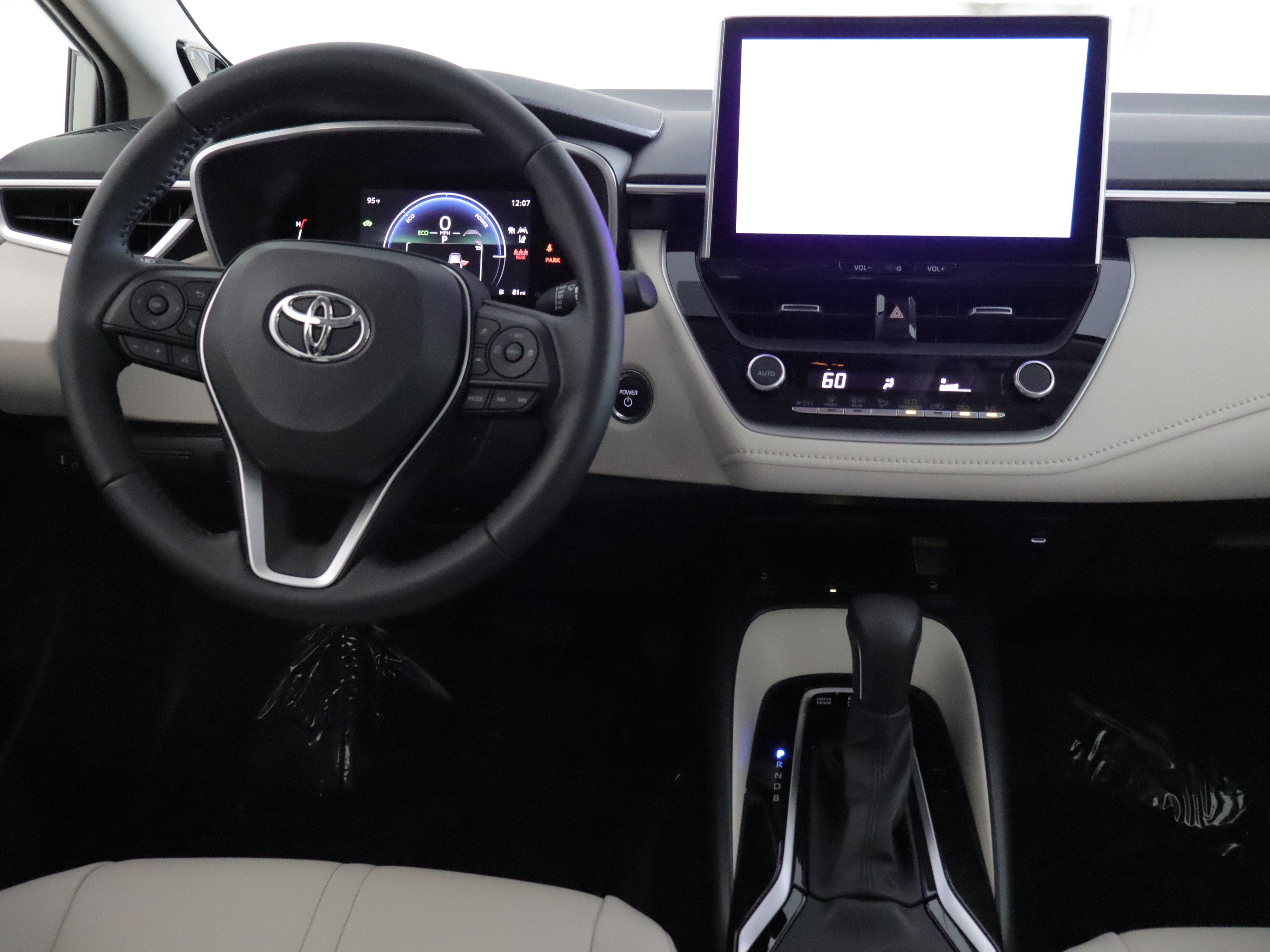 Used 2025 Toyota Corolla XLE FWD image 2