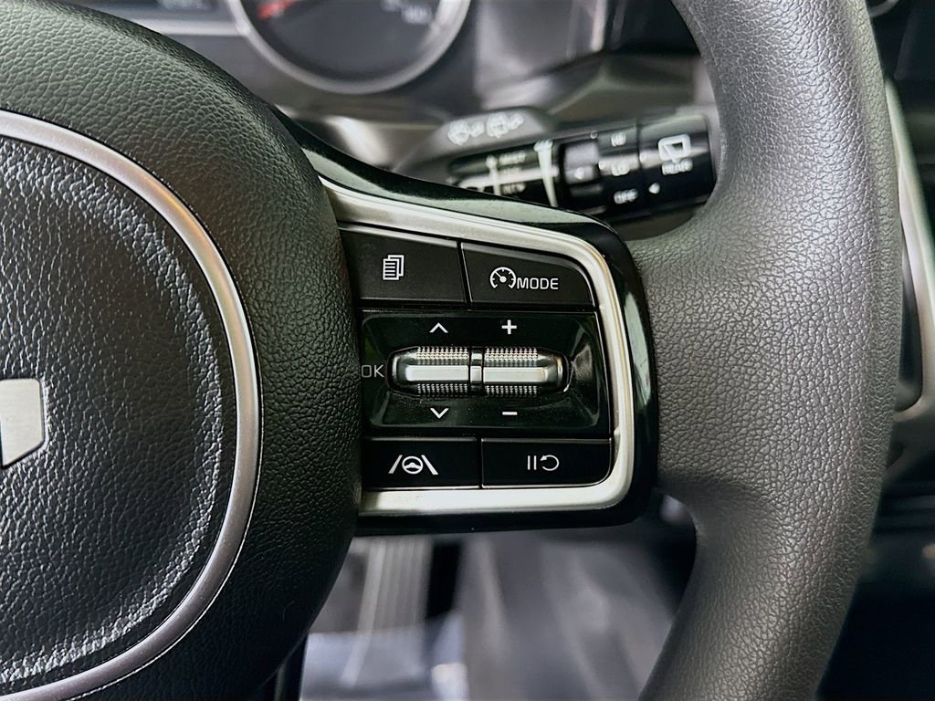 Used 2022 Kia Sorento LX image 21