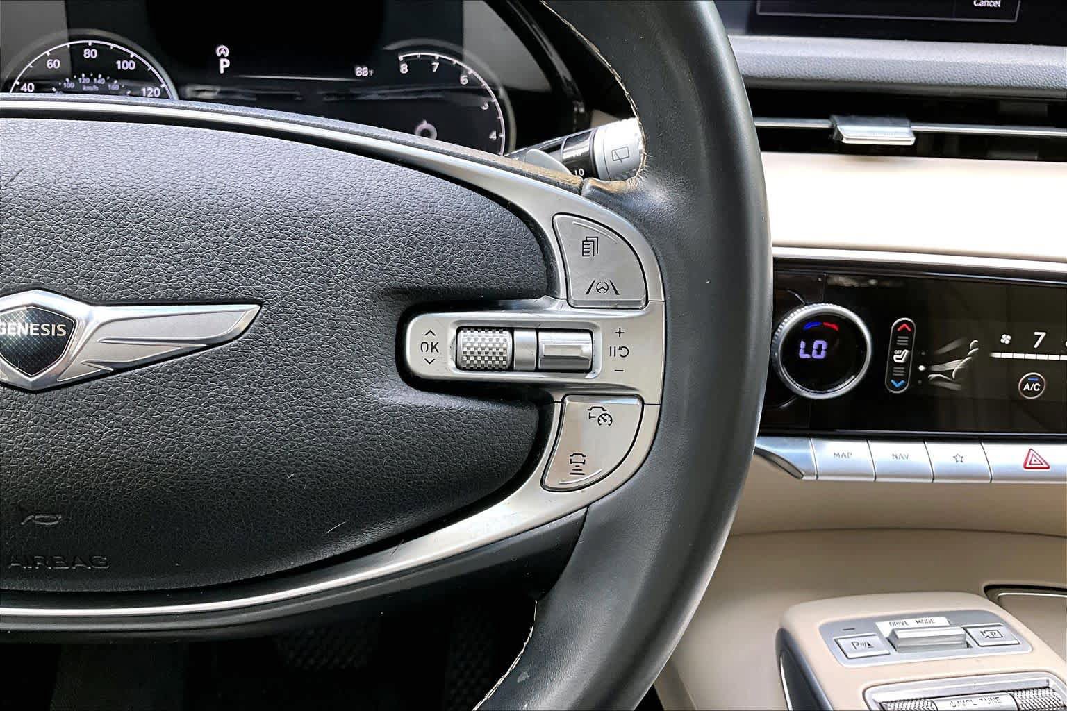 Used 2022 Genesis GV70 2.5T w/ Select Package AWD/4WD image 23