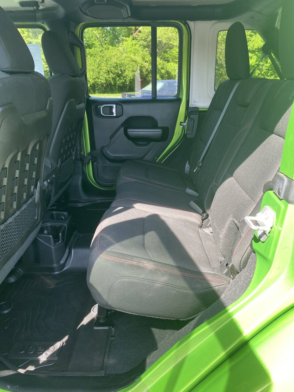 Used 2019 Jeep Wrangler Unlimited Rubicon w/ Cold Weather Group AWD/4WD image 16