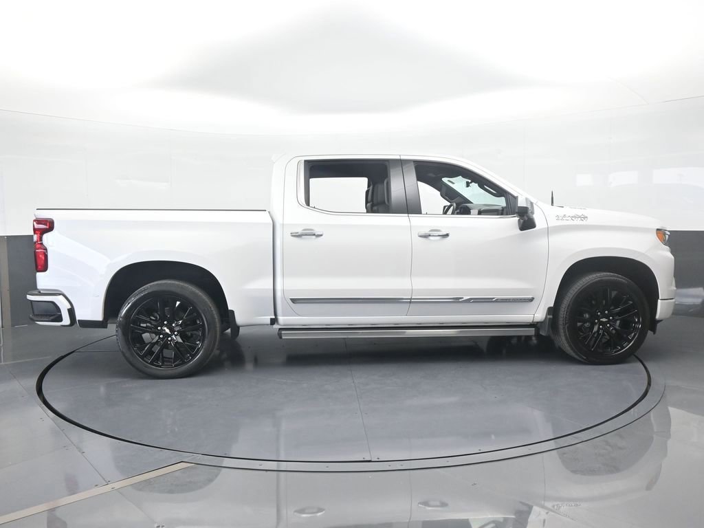 Used 2024 Chevrolet Silverado 1500 High Country w/ Technology Package image 7