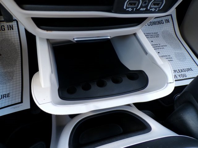 Used 2024 Chrysler Pacifica Touring-L image 31