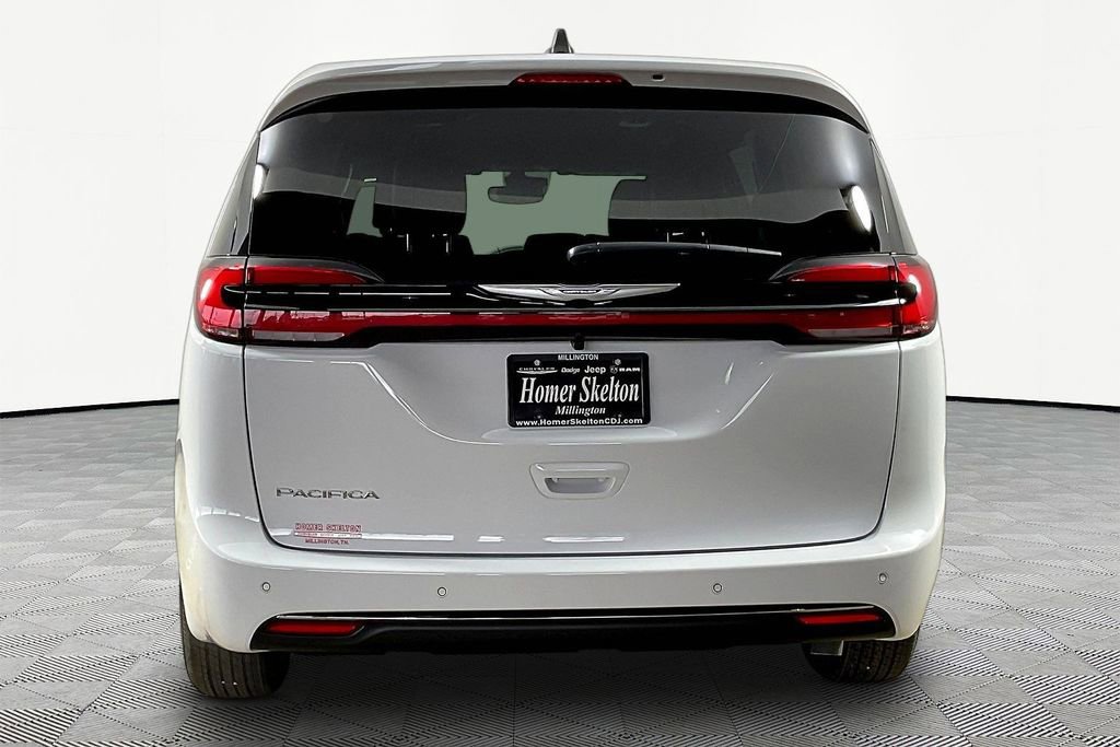 New 2026 Chrysler Pacifica Select FWD image 4