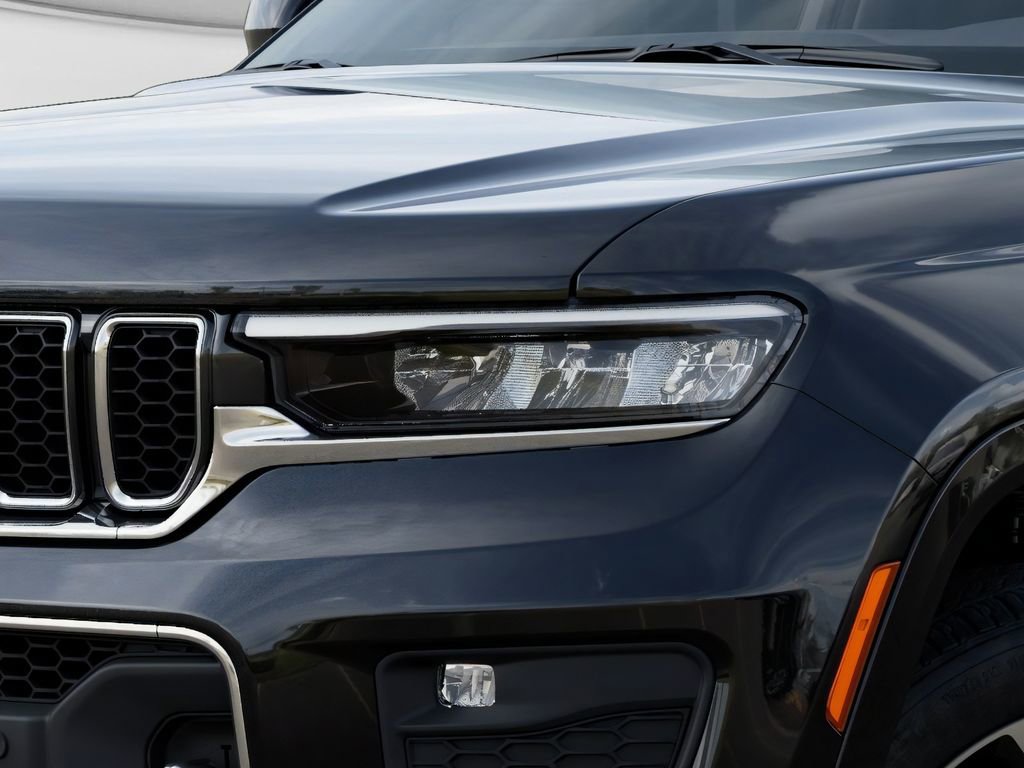 New 2025 Jeep Grand Cherokee Overland AWD/4WD image 10