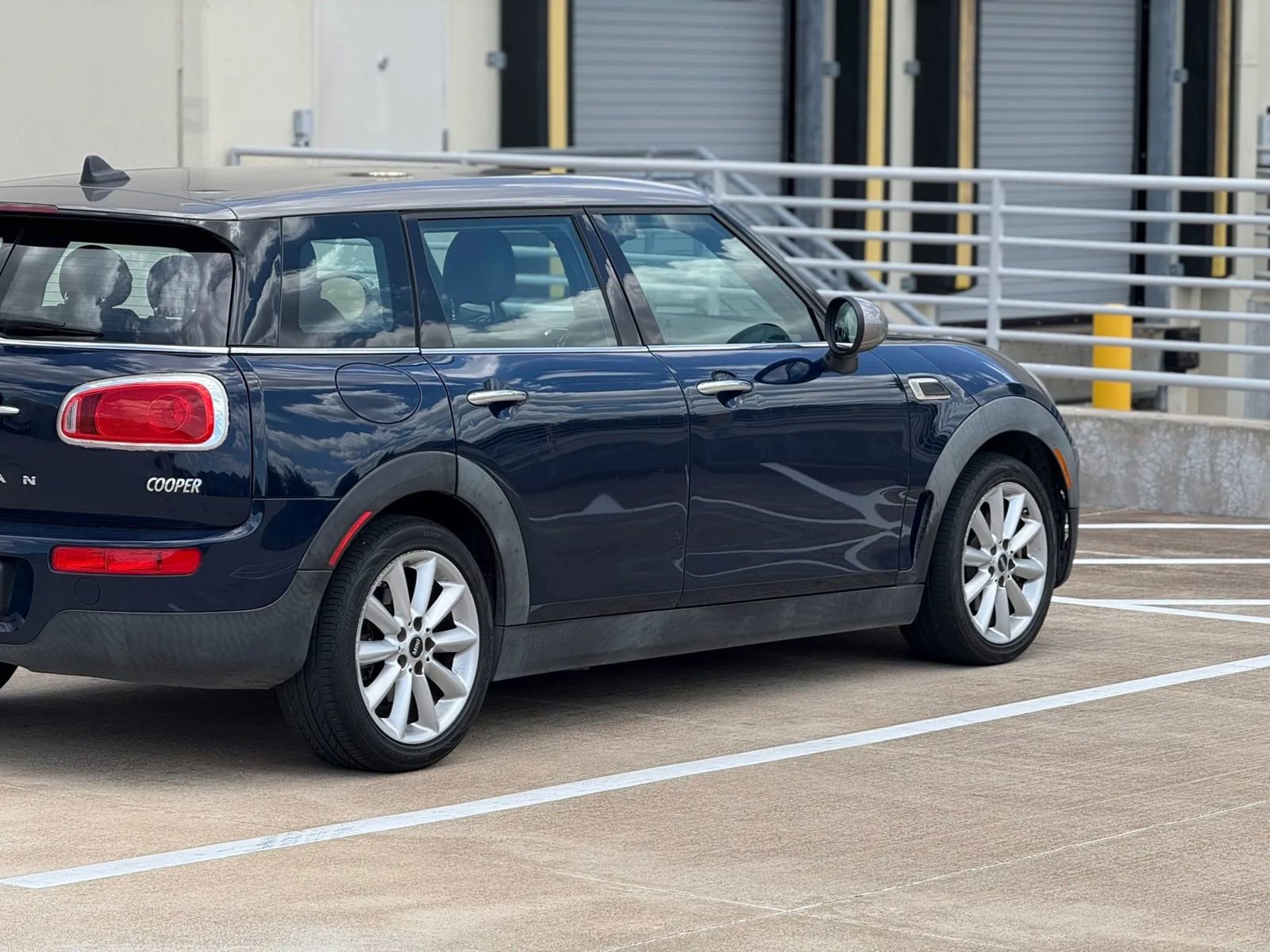 Used 2016 MINI Cooper Clubman image 9