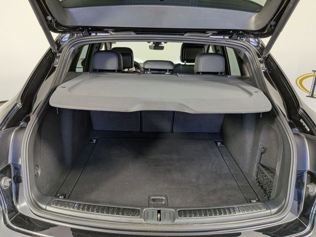 Used 2023 Porsche Macan Turbo image 33