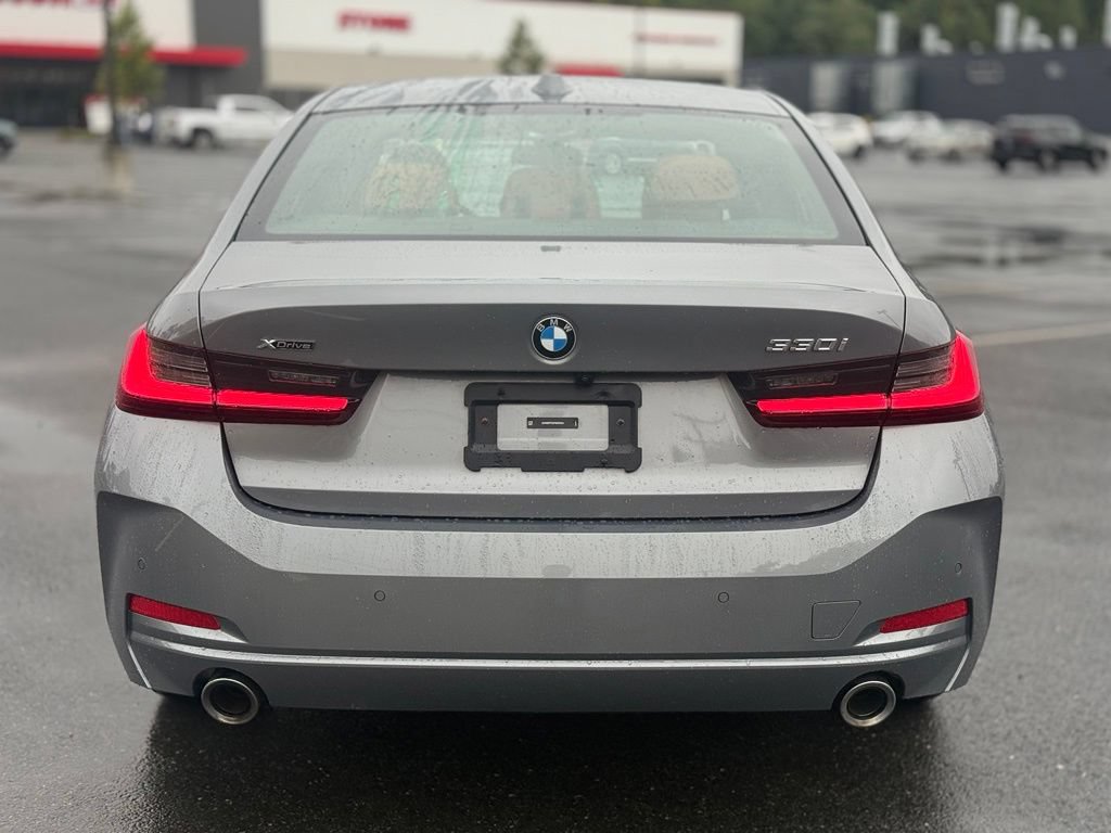 Certified 2023 BMW 330i xDrive Sedan w/ Parking Assistance Package AWD/4WD image 5