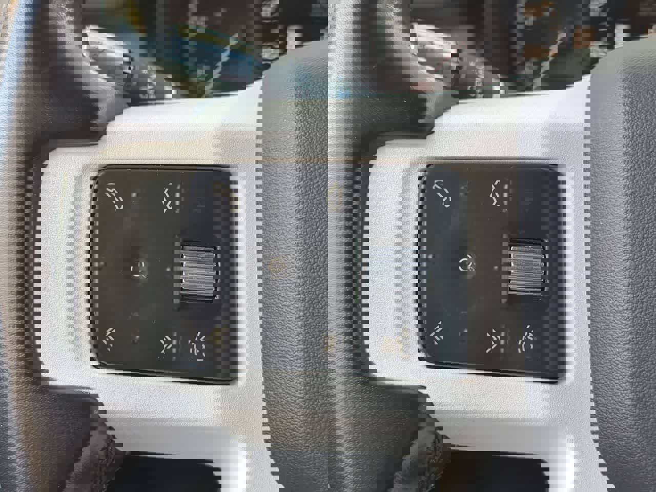 Used 2022 Land Rover Defender 110 X-Dynamic SE image 26