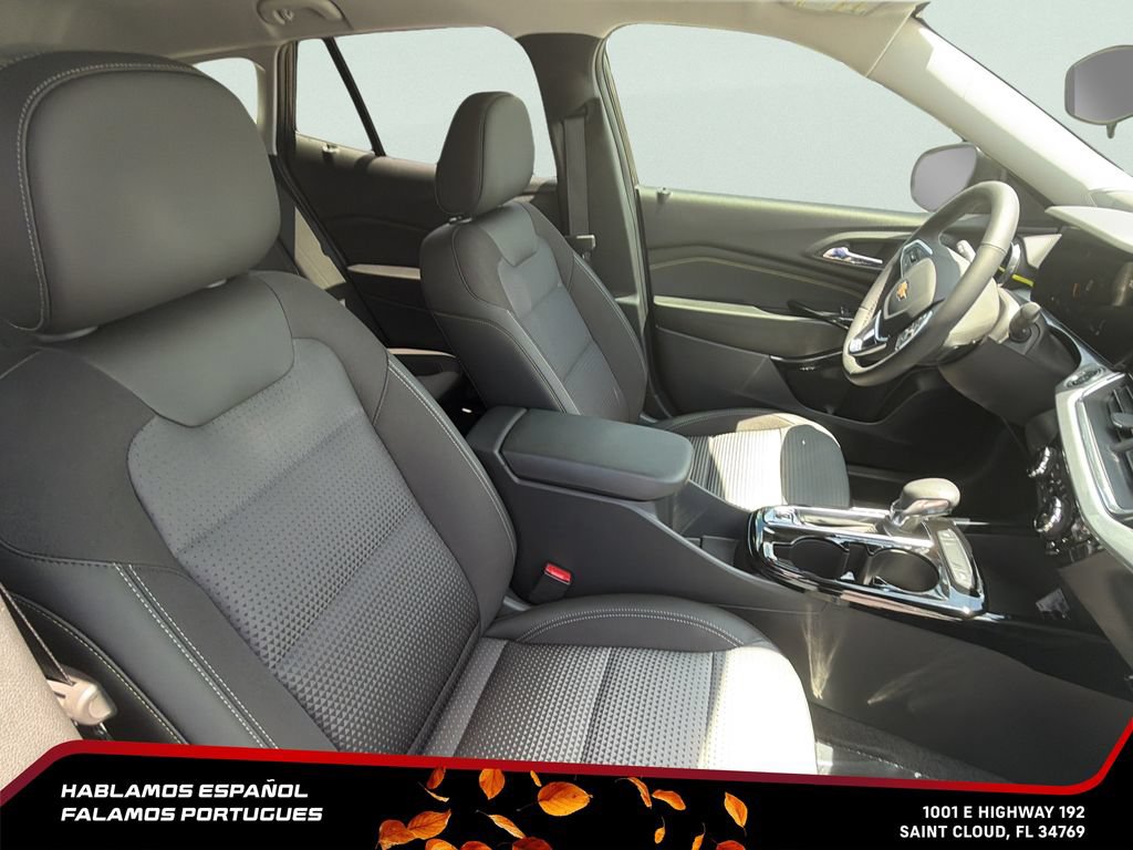 Used 2024 Chevrolet Trax LT w/ Driver Confidence Package FWD image 28