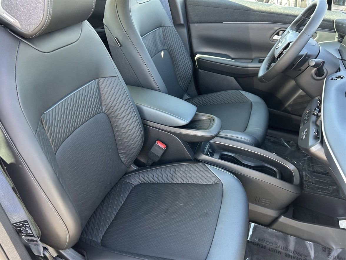 New 2026 Nissan Leaf Platinum+ w/ Cargo Package (Platinum+) image 10