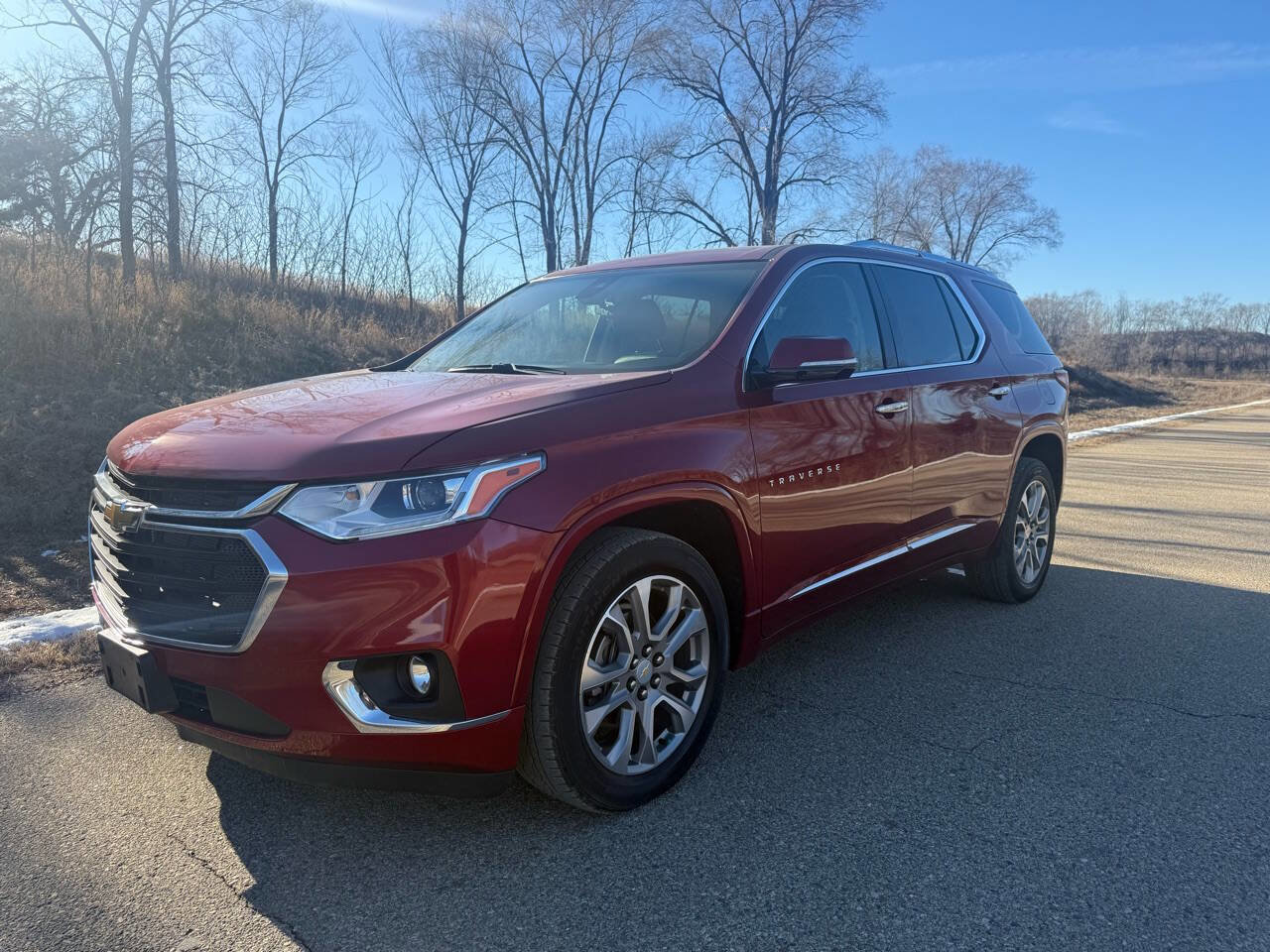 Used 2020 Chevrolet Traverse Premier image 2