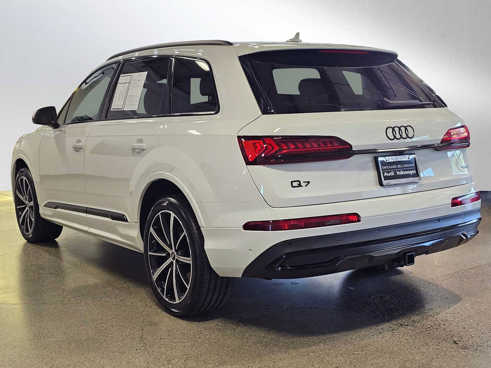 Used 2023 Audi Q7 3.0T Premium Plus w/ Premium Plus Package AWD/4WD image 5