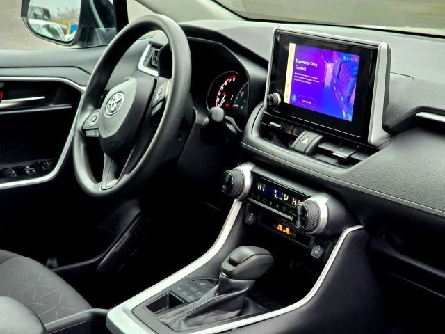 Used 2025 Toyota RAV4 XLE image 17