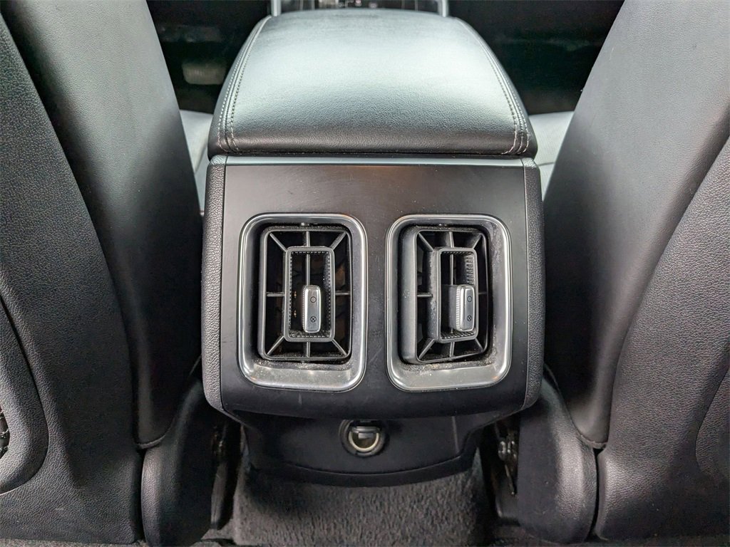 Used 2024 Kia Sorento S image 33