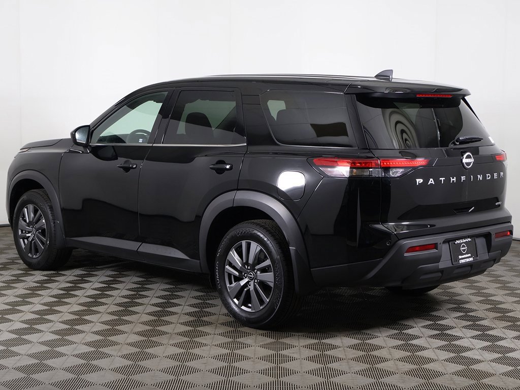 Used 2024 Nissan Pathfinder S image 6